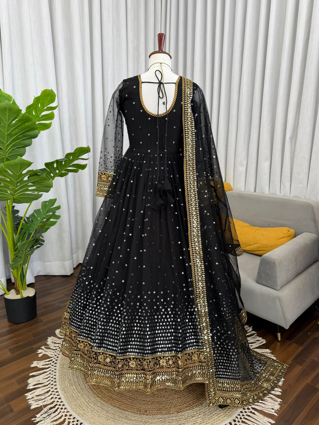 Myra Anarkali