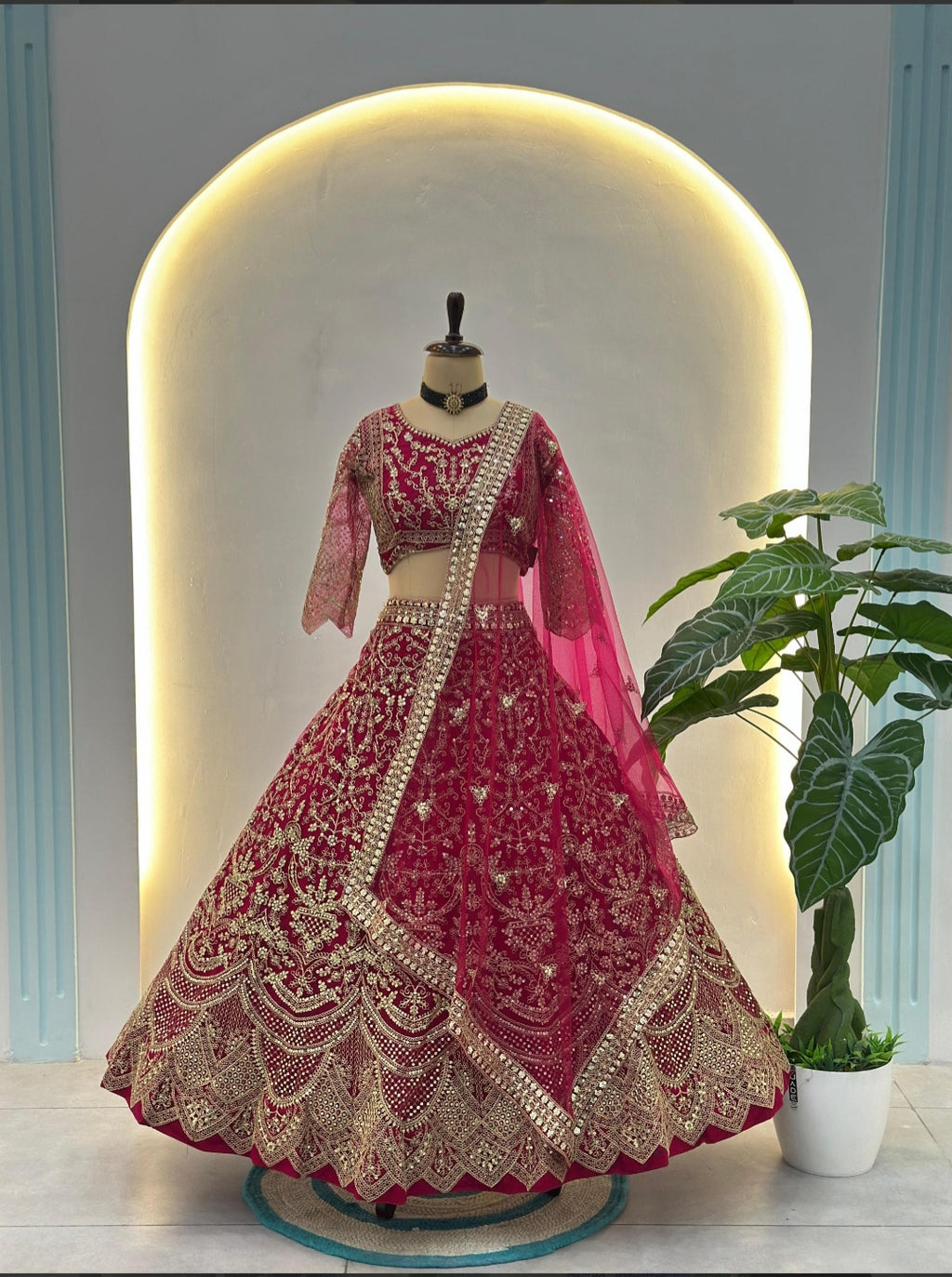 Jehan Lehenga - Rood